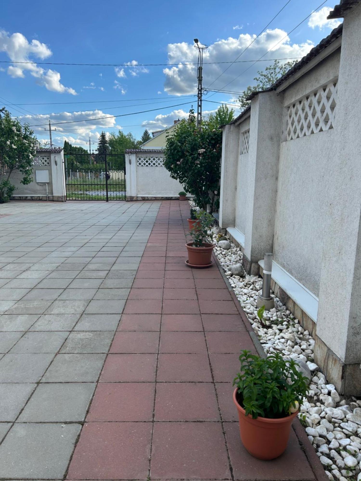 Tavaszpart Vendeghaz Apartamento Szeged Exterior foto