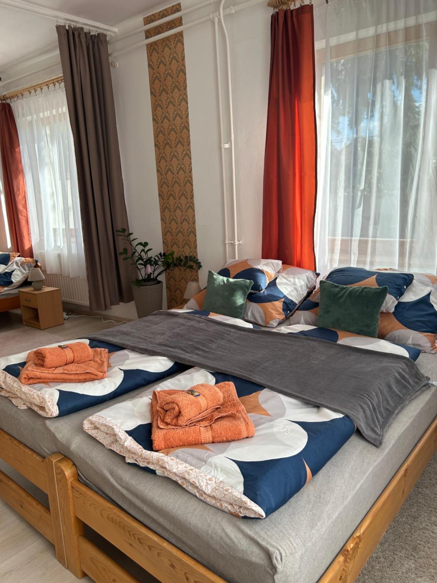 Tavaszpart Vendeghaz Apartamento Szeged Exterior foto