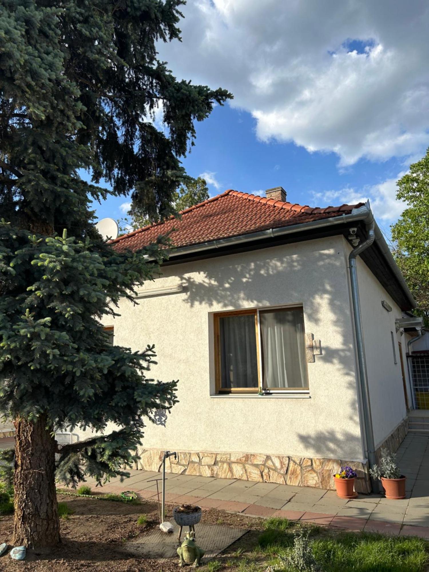 Tavaszpart Vendeghaz Apartamento Szeged Exterior foto