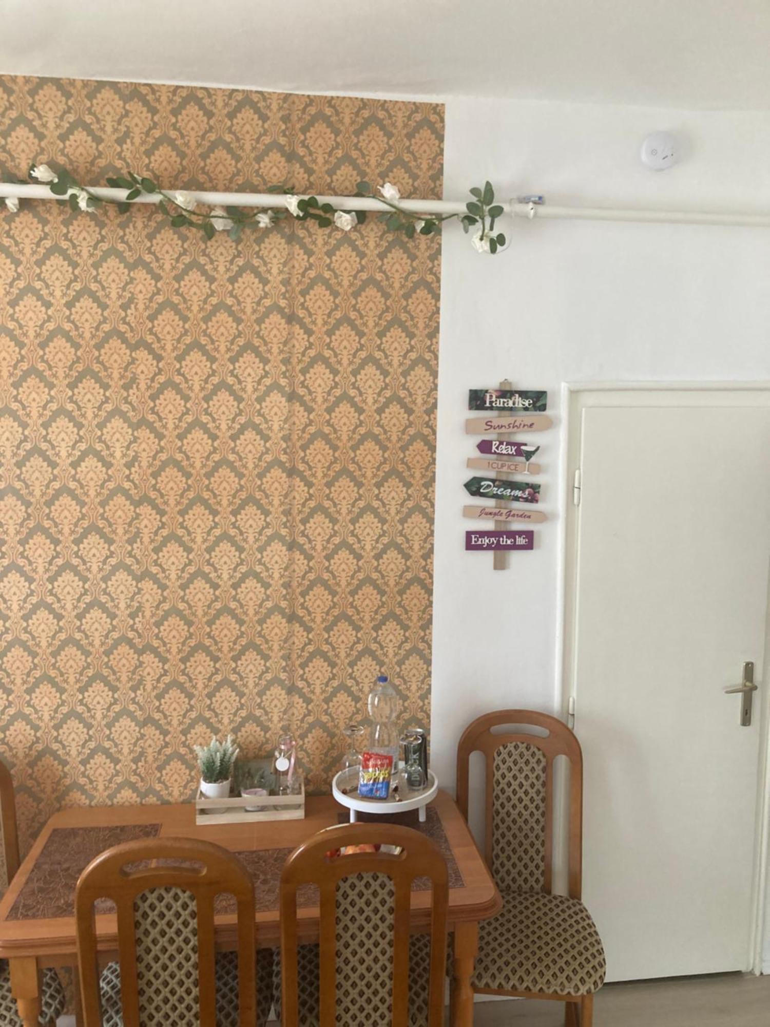 Tavaszpart Vendeghaz Apartamento Szeged Exterior foto